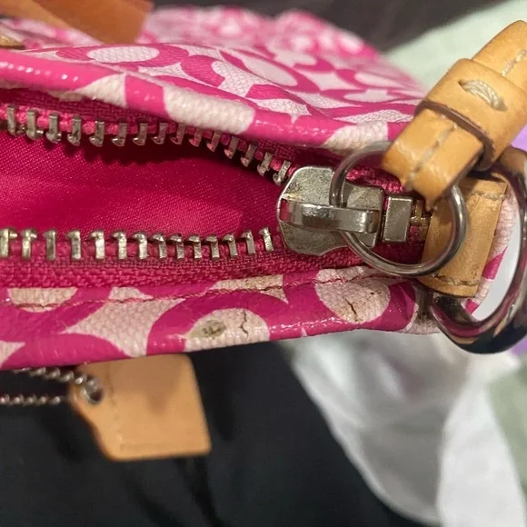 Y2k rare authentic coach pink Leah opt print shoulder‎ bag